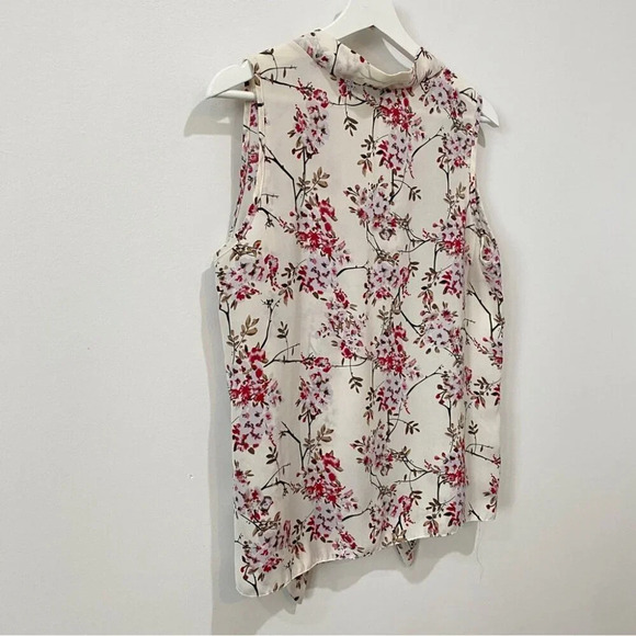 Jon & Anna Sleeveless Blouse with Tie Neck in Cherry Blossom Sakura Print Size M - Picture 15 of 16